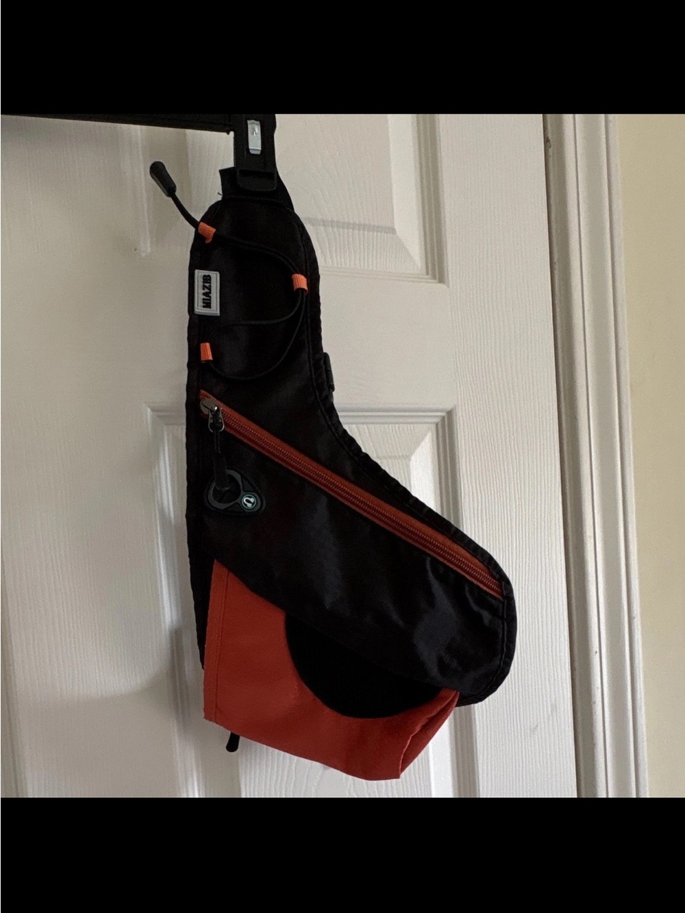 MIAZIB Black/Orange‎ Sling Crossbody Bag Zip Closure Adjustable Strap